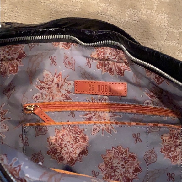 HOBO Shoulder Bag - Picture 2 of 3